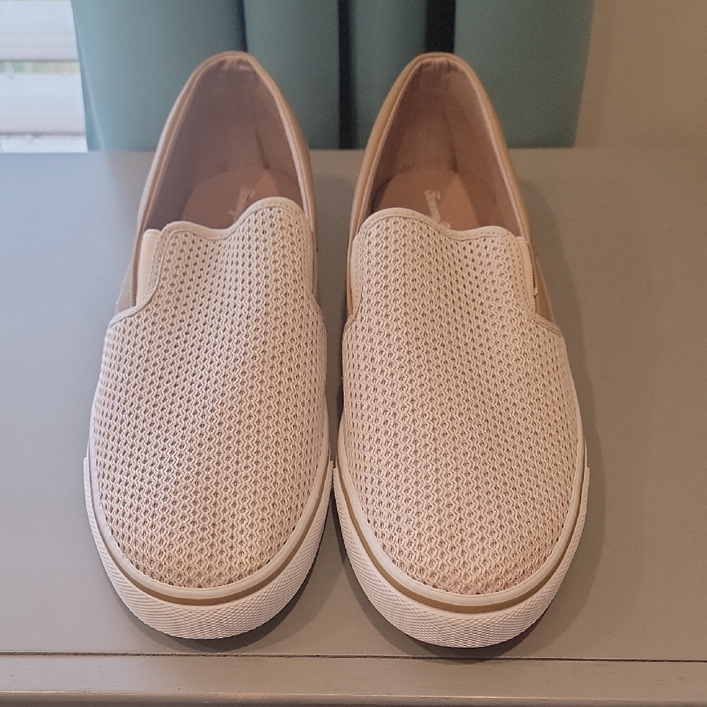 New W/O Box Mens Size 12 Tommy Bahama Cream Loafers with Perforated Texture